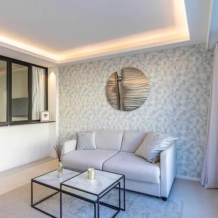Superb One Bedroom Flat And Terrace - Center