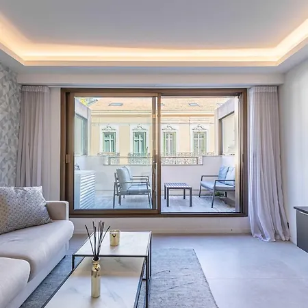Superb One Bedroom Flat And Terrace - Center Appartement